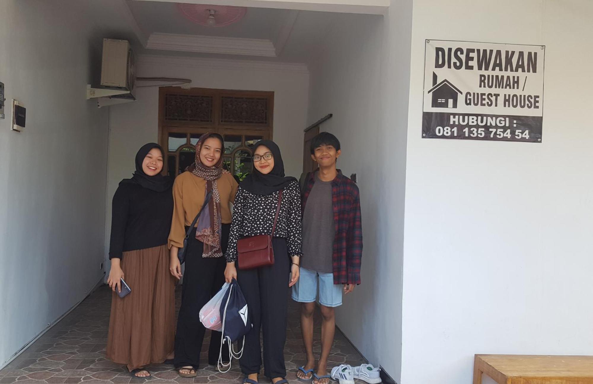 R2 Wisma tamu