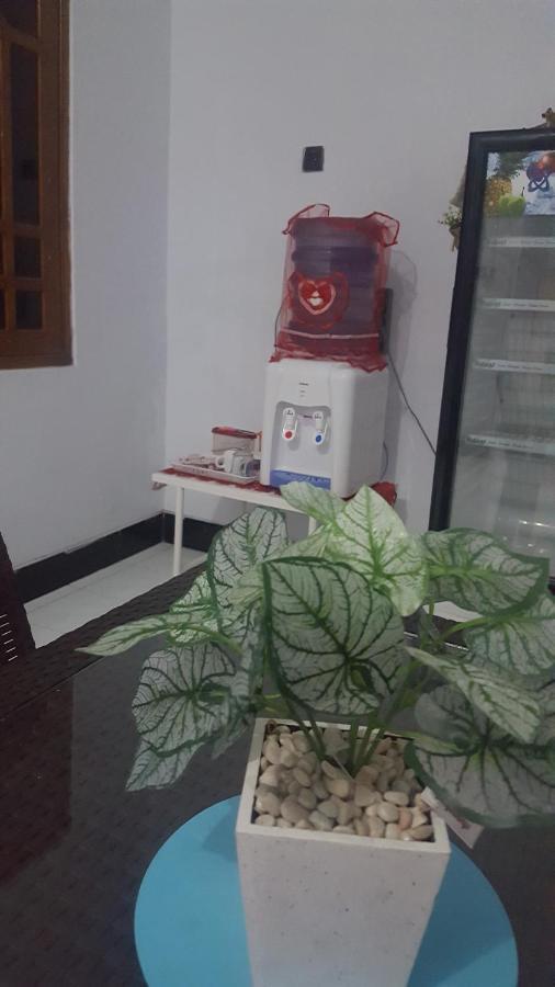 R2 Wisma tamu
